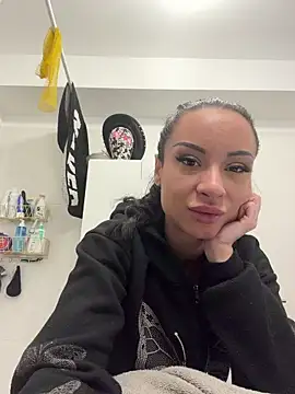 cara mella online show from 03-03-26, 07:37