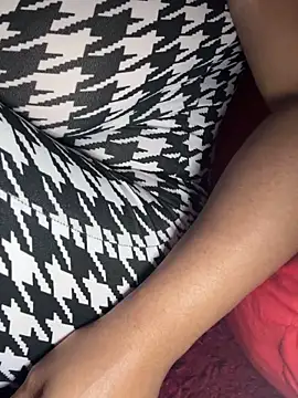 Snapshot of RoxiRedXXX chatting on 05-19-26, 05:20 RoxiRedXXX online show from 05-19-26, 05:20