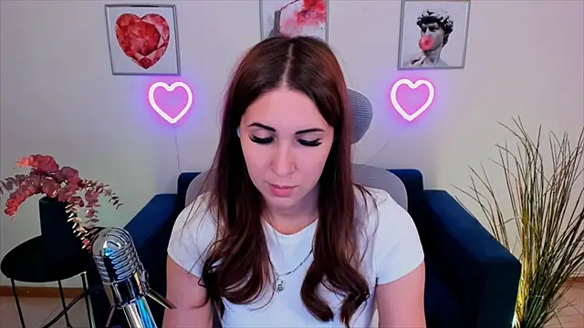 NellieMccaffrey online show from 01-14-25, 07:43