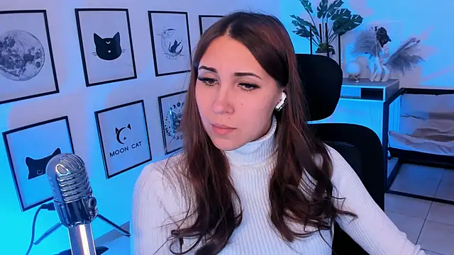 NellieMccaffrey online show from 01-25-25, 07:18