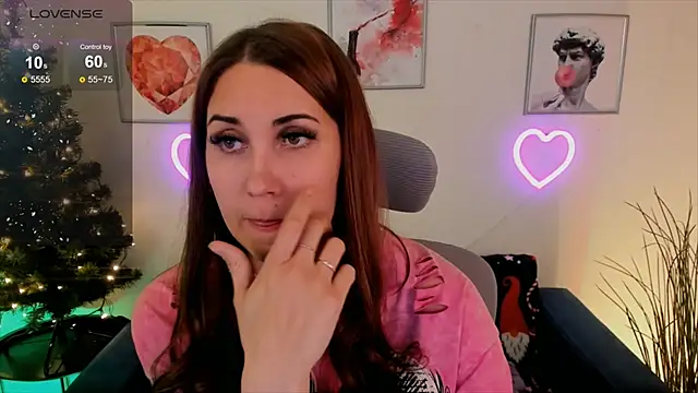 NellieMccaffrey online show from 12-28-24, 07:33