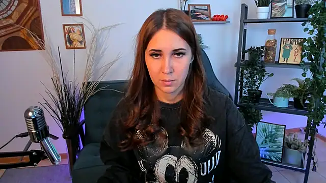 NellieMccaffrey online show from 01-07-25, 04:48