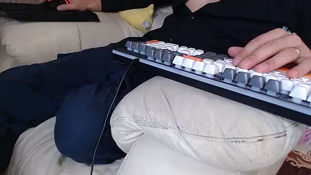 MrStraightDik online show from 11-18-25, 02:31