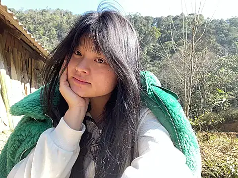 Snapshot of Anges893 chatting on 01-14-25, 04:15 Anges893 online show from 01-14-25, 04:15