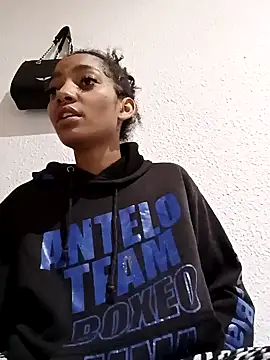 Laanegraofficial  online show from 01-19-25, 07:04