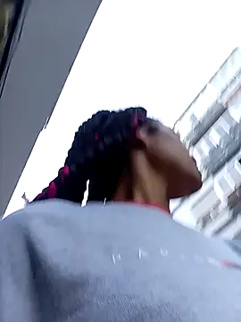 Laanegraofficial  online show from 09-10-25, 05:34