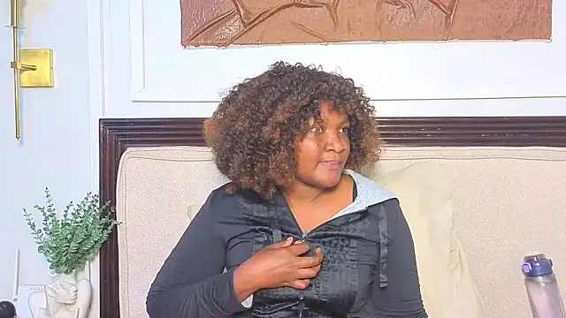 Snapshot of ANNI-E chatting on 04-08-26, 04:03 ANNI-E online show from 04-08-26, 04:03