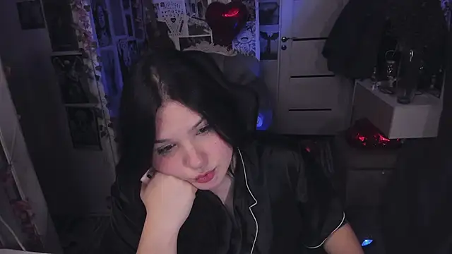 Snapshot of Diasporaaa chatting on 10-17-25, 01:53 Diasporaaa online show from 10-17-25, 01:53