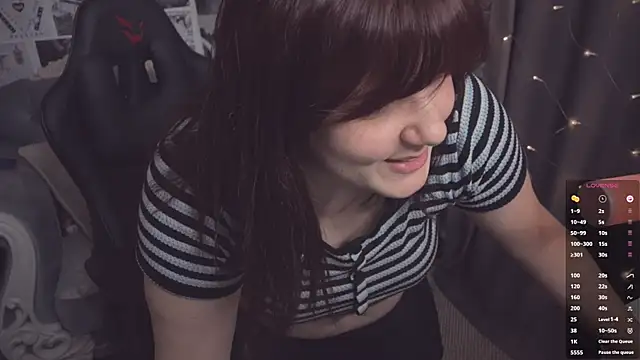 Snapshot of Diasporaaa chatting on 01-07-25, 12:13 Diasporaaa online show from 01-07-25, 12:13