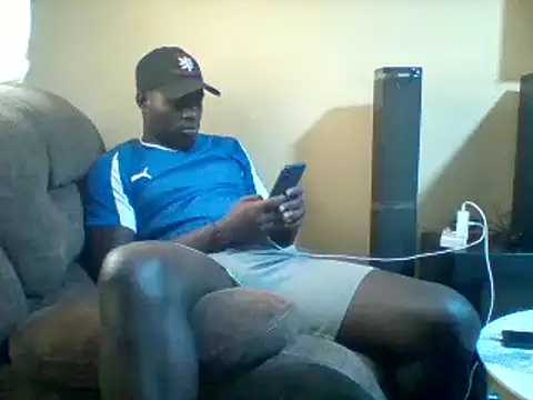 Snapshot of ClinDi chatting on 10-23-25, 12:15 ClinDi online show from 10-23-25, 12:15