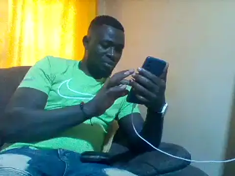 Snapshot of ClinDi chatting on 10-15-25, 01:19 ClinDi online show from 10-15-25, 01:19
