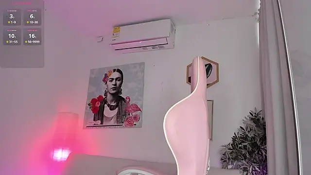 Snapshot of aleja_rythm chatting on 03-21-25, 09:56 aleja rythm online show from 03-21-25, 09:56