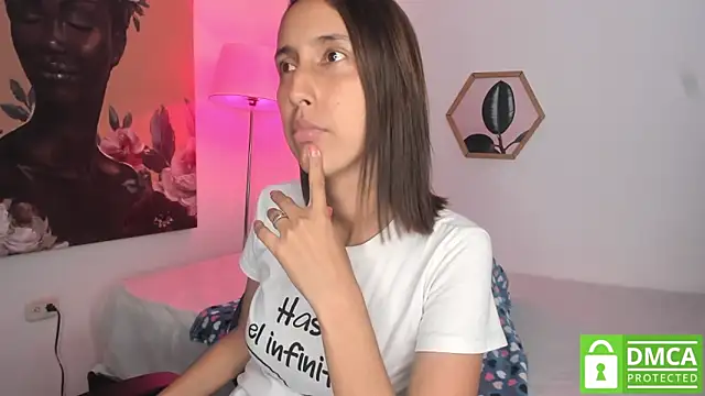 Snapshot of aleja_rythm chatting on 10-28-25, 07:13 aleja rythm online show from 10-28-25, 07:13