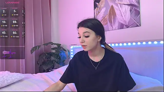 Snapshot of Veronica_leal chatting on 12-19-25, 10:06 Veronica leal online show from 12-19-25, 10:06