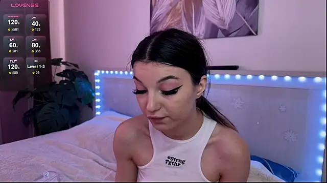 Veronica leal online show from 07-16-26, 08:22