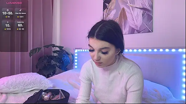 Snapshot of Veronica_leal chatting on 12-15-25, 10:54 Veronica leal online show from 12-15-25, 10:54