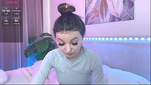 Veronica leal online show from 04-26-26, 10:45