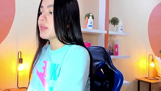 Snapshot of Hanah_Greey chatting on 01-07-26, 01:49 Hanah Greey online show from 01-07-26, 01:49