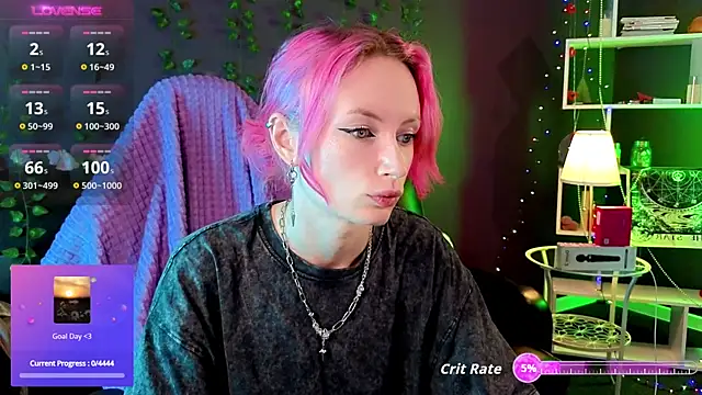 Snapshot of _HelenCarter chatting on 10-11-25, 08:43 HelenCarter online show from 10-11-25, 08:43