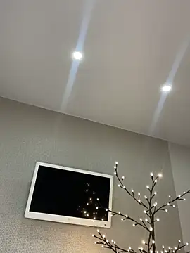 Polli Kiss online show from 04-13-26, 04:00