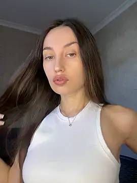 Polli Kiss online show from 10-25-25, 10:14