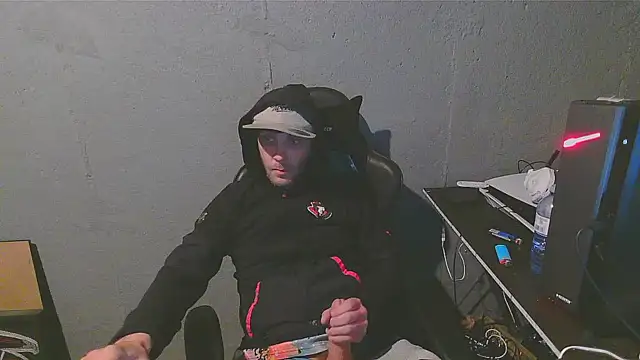 Superoz77 online show from 12-17-24, 05:07