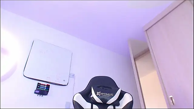 Snapshot of Valerio_20 chatting on 08-03-26, 09:52 Valerio 20 online show from 08-03-26, 09:52