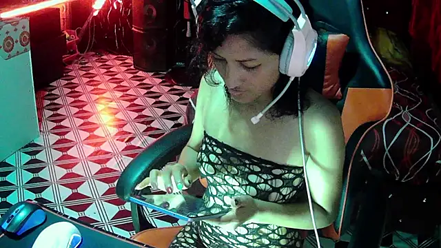 AdelinaMiran90 online show from 02-11-25, 03:40