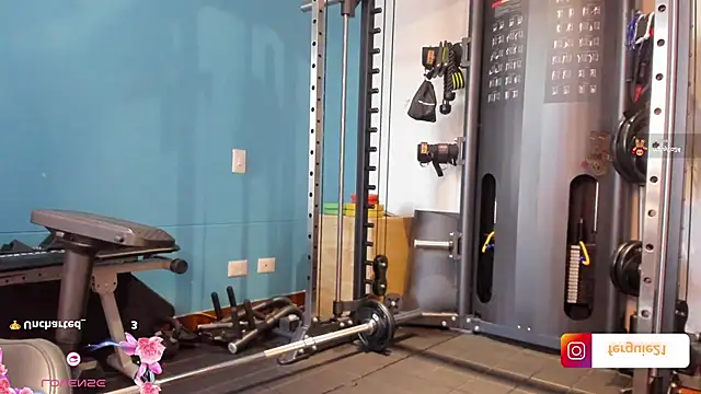 Snapshot of fergie21 chatting on 01-10-25, 01:41 fergie21 online show from 01-10-25, 01:41