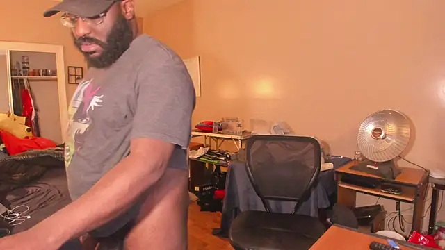 MrChuckDailyXXX online show from 04-27-26, 05:05