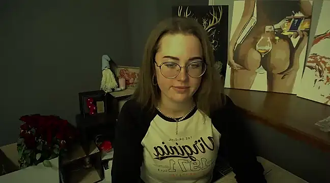 Snapshot of luxie_milady chatting on 02-17-25, 05:01 luxie milady online show from 02-17-25, 05:01