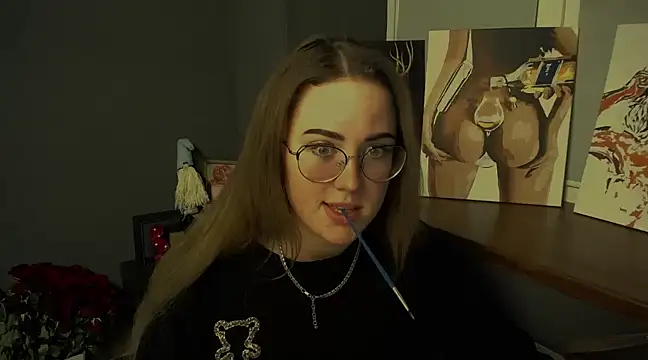 Snapshot of luxie_milady chatting on 02-21-25, 01:55 luxie milady online show from 02-21-25, 01:55