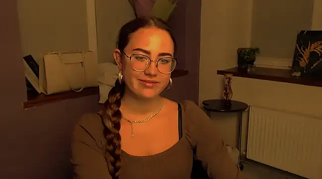 Snapshot of luxie_milady chatting on 01-02-25, 02:24 luxie milady online show from 01-02-25, 02:24