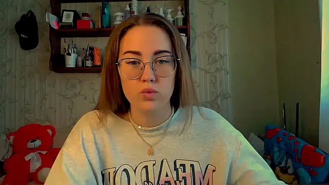Snapshot of luxie_milady chatting on 10-20-25, 08:59 luxie milady online show from 10-20-25, 08:59