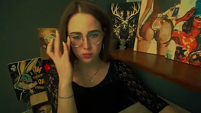 luxie milady online show from 04-21-26, 01:39