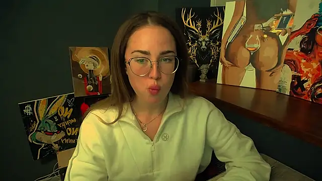 luxie milady online show from 04-08-26, 12:50