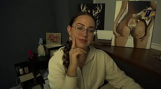 Snapshot of luxie_milady chatting on 01-28-25, 01:38 luxie milady online show from 01-28-25, 01:38