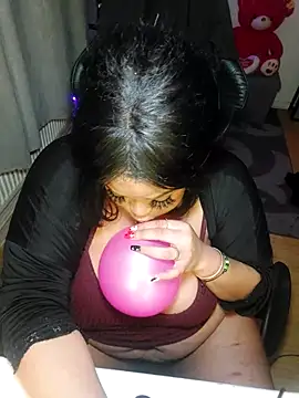 Snapshot of uniquechina69 chatting on 10-22-25, 11:47 uniquechina69 online show from 10-22-25, 11:47