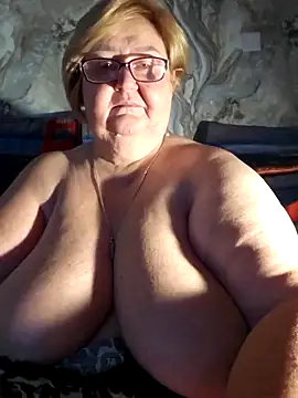 Snapshot of Awn290668 chatting on 10-29-25, 05:28 Awn290668 online show from 10-29-25, 05:28