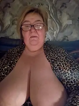 Snapshot of Awn290668 chatting on 02-04-26, 05:35 Awn290668 online show from 02-04-26, 05:35