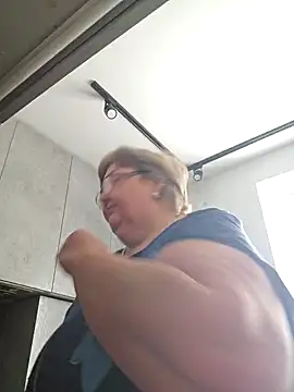 Snapshot of Awn290668 chatting on 03-16-25, 11:05 Awn290668 online show from 03-16-25, 11:05