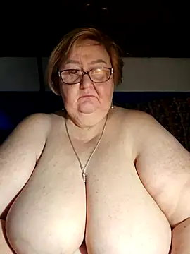 Snapshot of Awn290668 chatting on 09-21-25, 06:35 Awn290668 online show from 09-21-25, 06:35