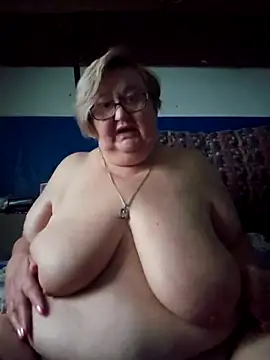 Snapshot of Awn290668 chatting on 09-15-25, 05:08 Awn290668 online show from 09-15-25, 05:08