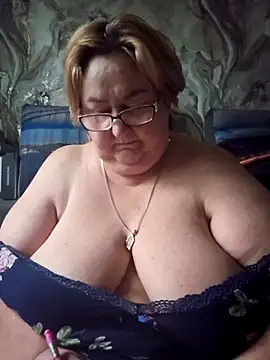 Snapshot of Awn290668 chatting on 11-27-25, 07:42 Awn290668 online show from 11-27-25, 07:42