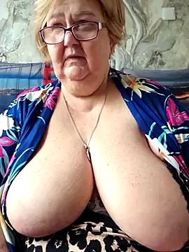 Snapshot of Awn290668 chatting on 11-16-25, 11:15 Awn290668 online show from 11-16-25, 11:15