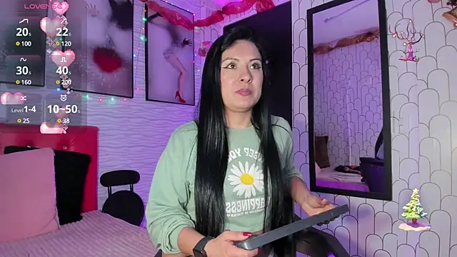 Snapshot of Ella_Rouse chatting on 12-03-24, 04:11 Ella Rouse online show from 12-03-24, 04:11