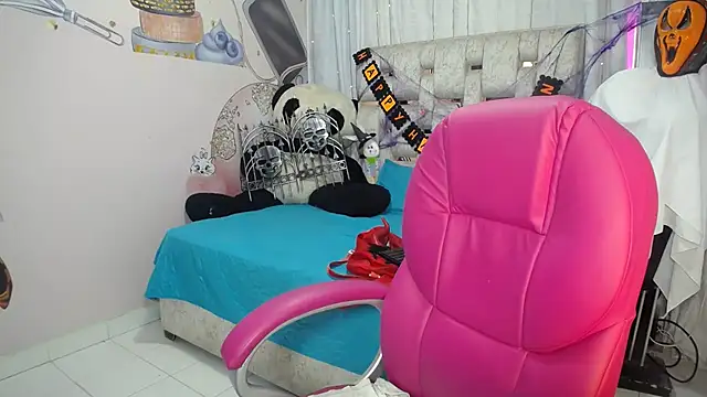 EMMA SWEETT1 online show from 10-31-25, 12:46