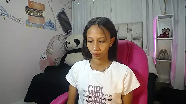 EMMA SWEETT1 online show from 11-26-25, 12:27