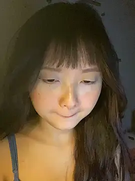 Snapshot of Alice1818 chatting on 01-06-25, 07:24 Alice1818 online show from 01-06-25, 07:24