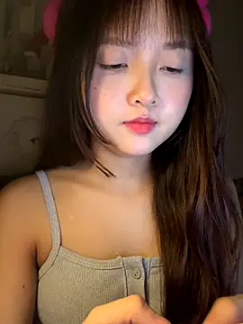 Snapshot of Alice1818 chatting on 10-11-25, 06:31 Alice1818 online show from 10-11-25, 06:31